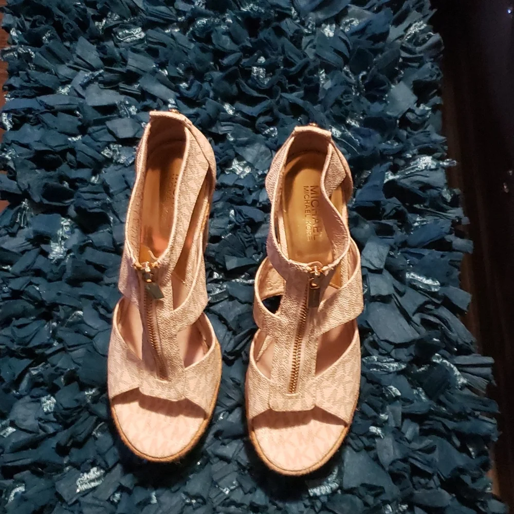 Shoes - Picture 1 of 1